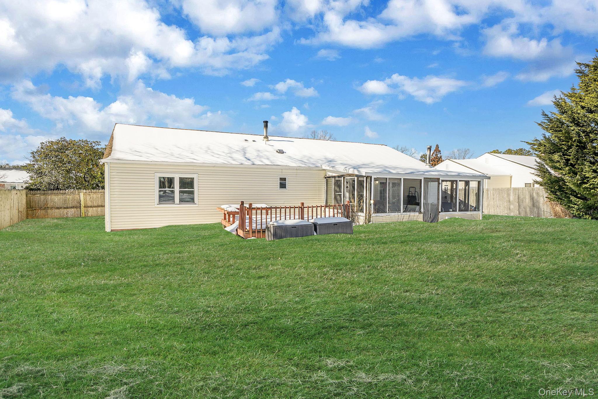 #5 photo, 68 Sequoia Way, Holbrook , NY 11741