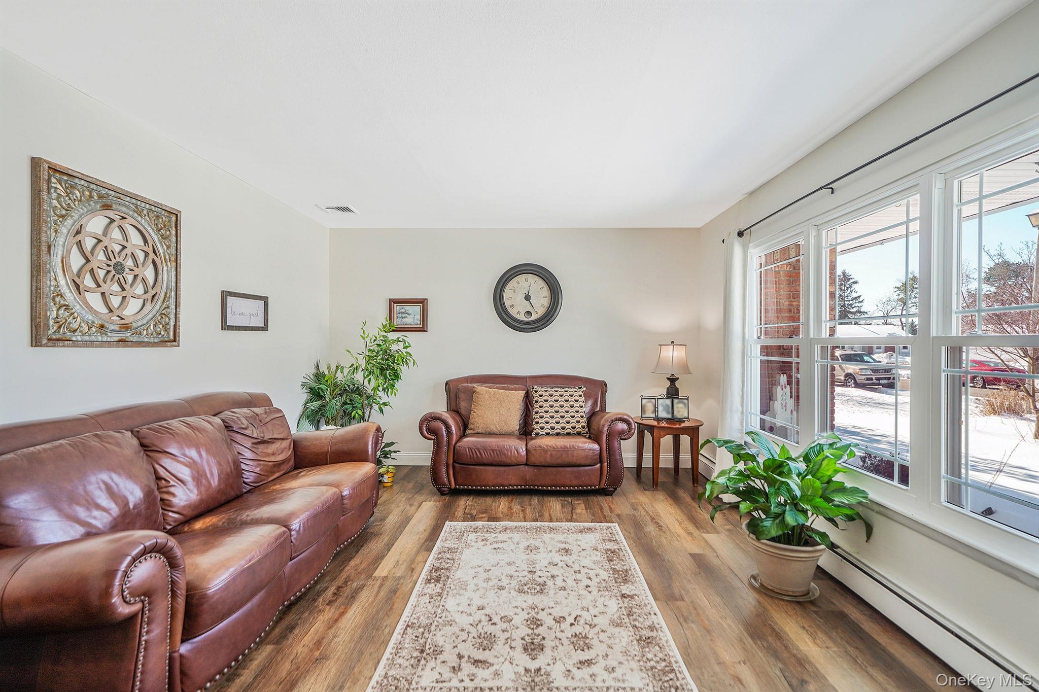 #6 photo, 68 Sequoia Way, Holbrook , NY 11741