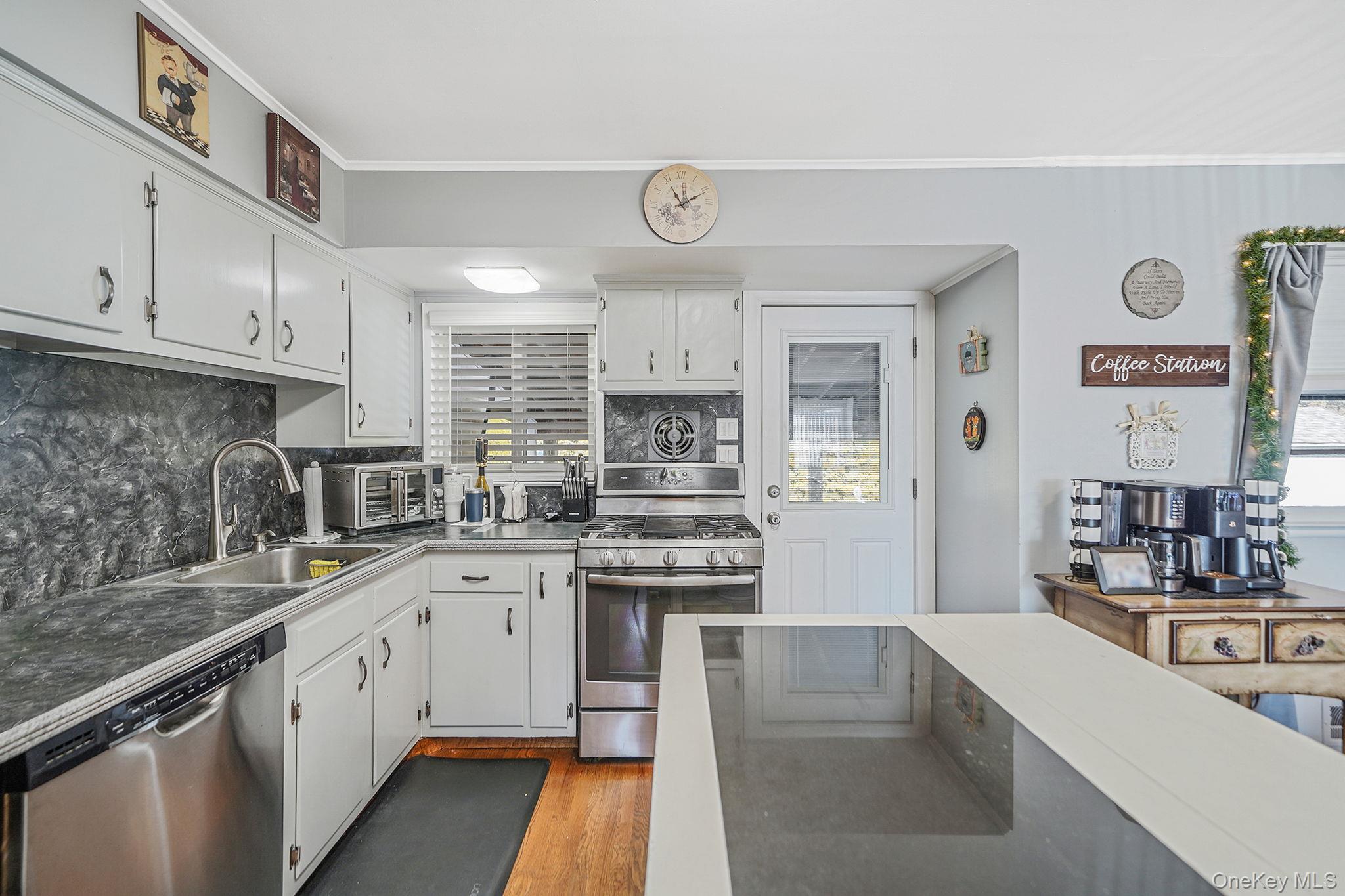 #11 photo, 7 Marlowe Place, Greenlawn , NY 11740