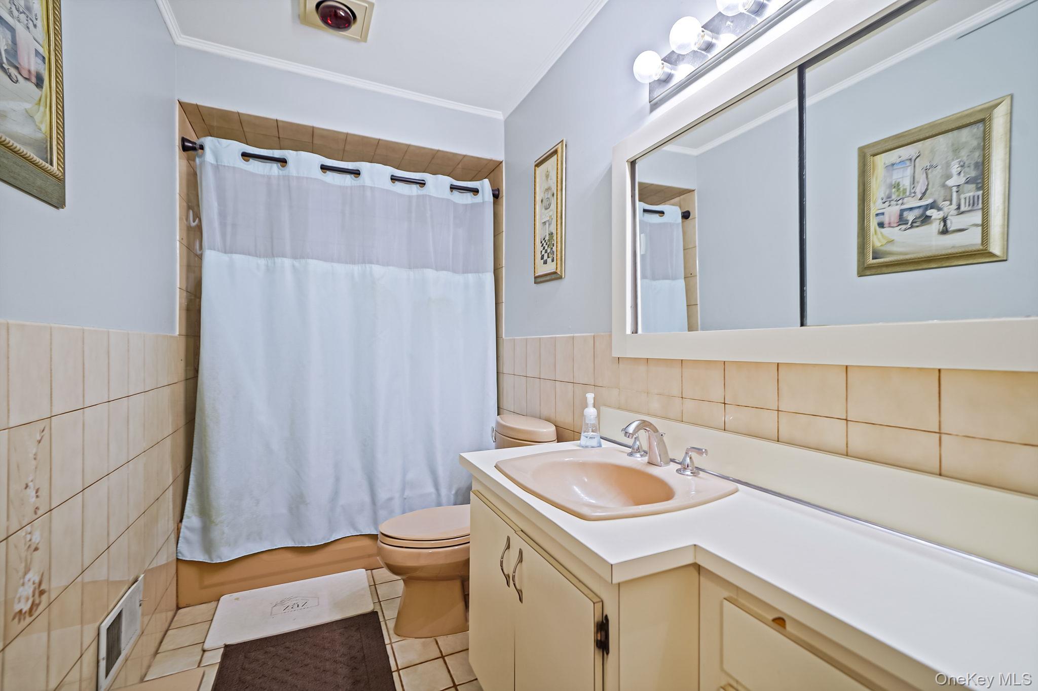 #15 photo, 7 Marlowe Place, Greenlawn , NY 11740