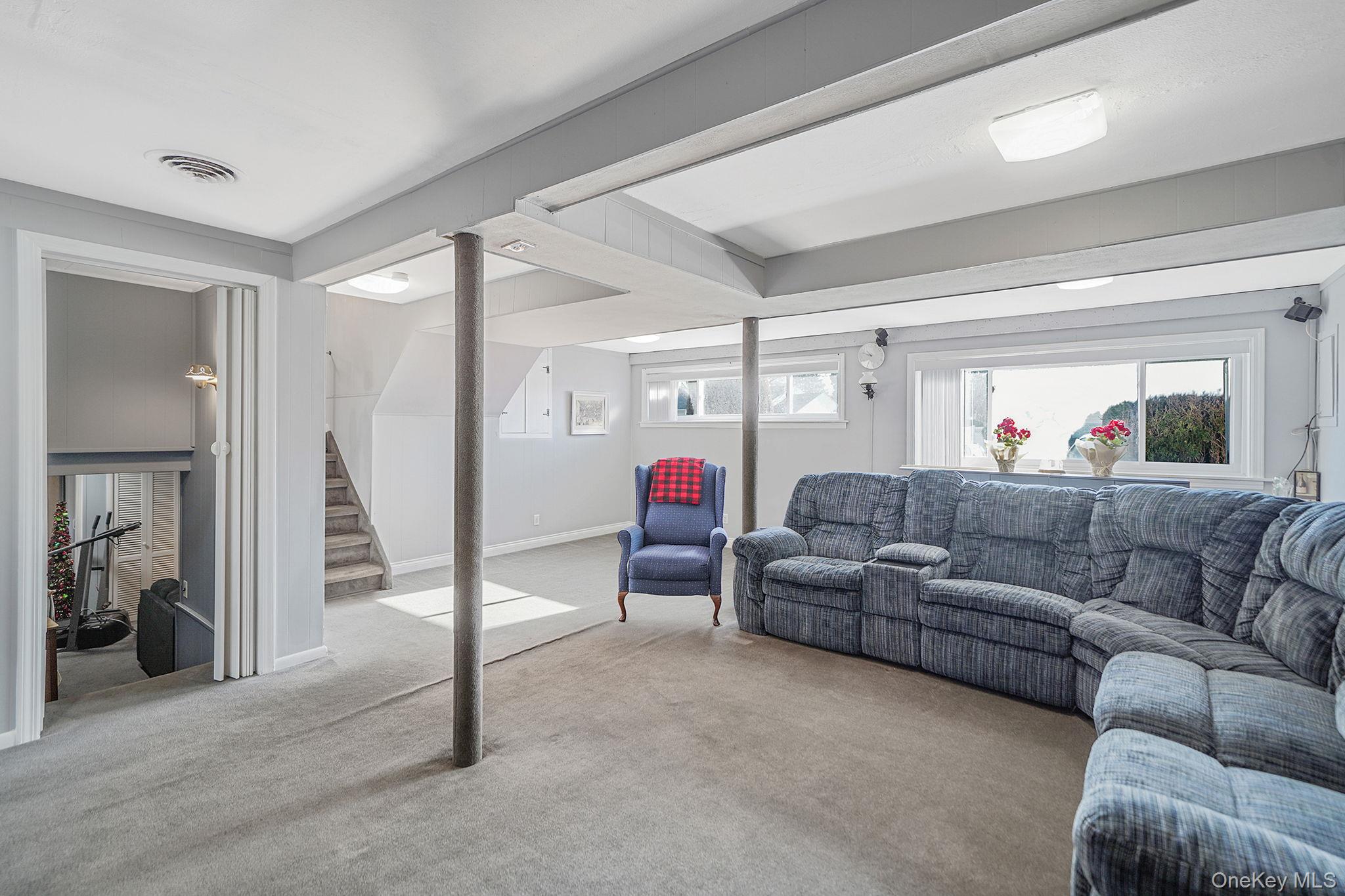 #19 photo, 7 Marlowe Place, Greenlawn , NY 11740