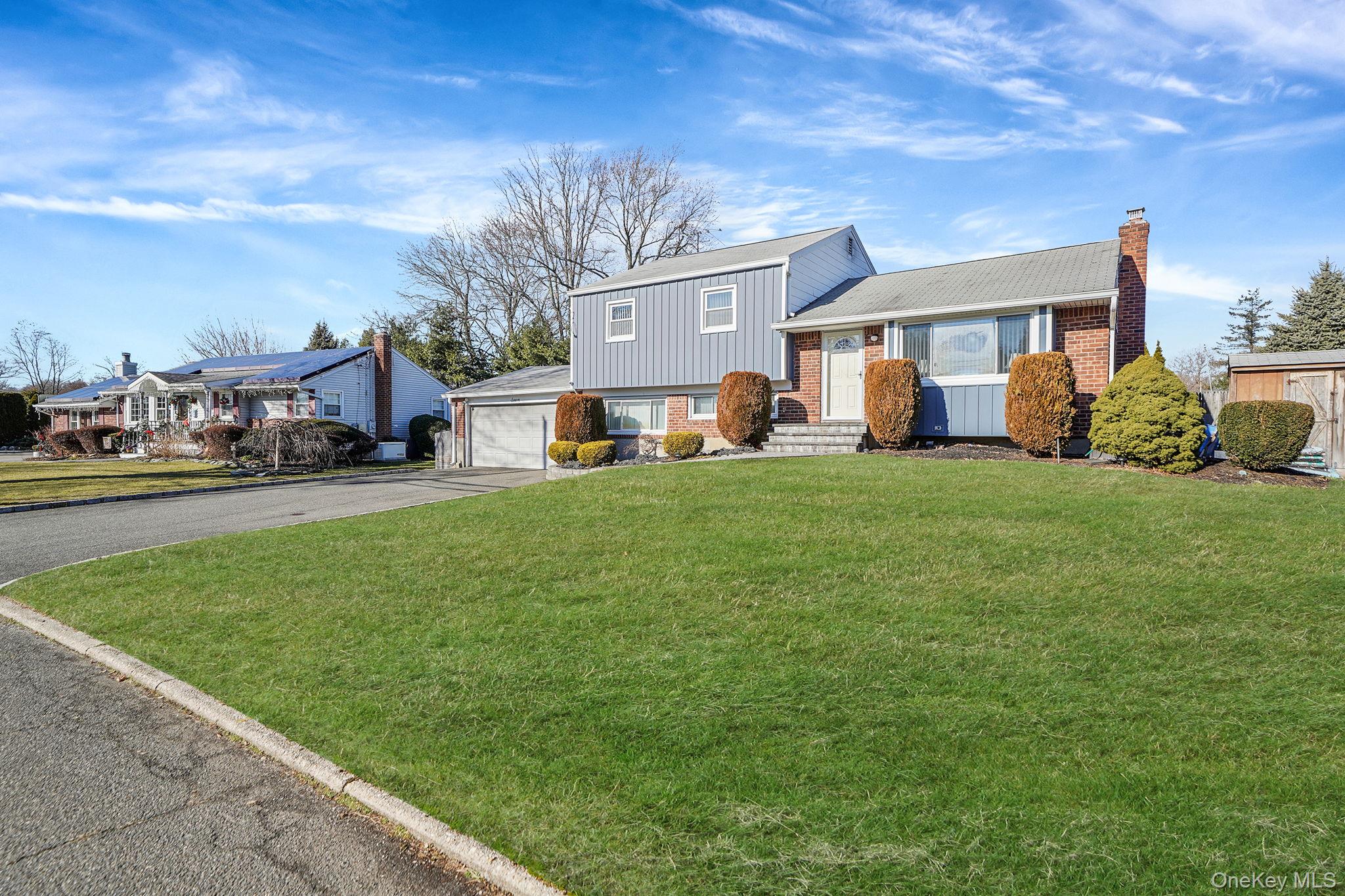 #2 photo, 7 Marlowe Place, Greenlawn , NY 11740