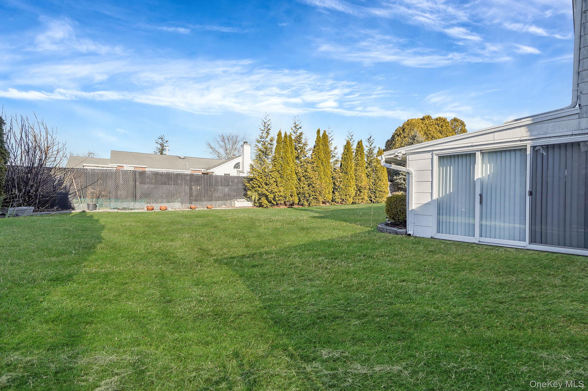 #4 photo, 7 Marlowe Place, Greenlawn , NY 11740