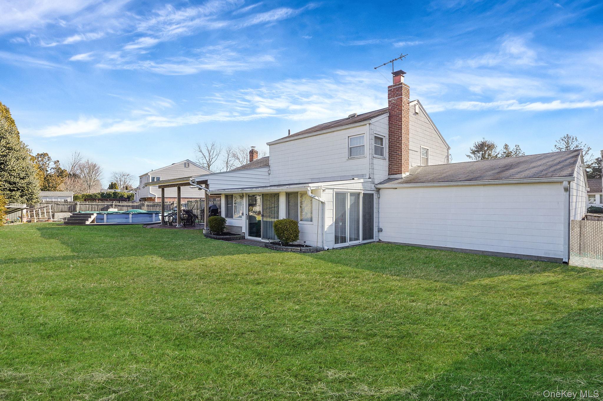 #5 photo, 7 Marlowe Place, Greenlawn , NY 11740