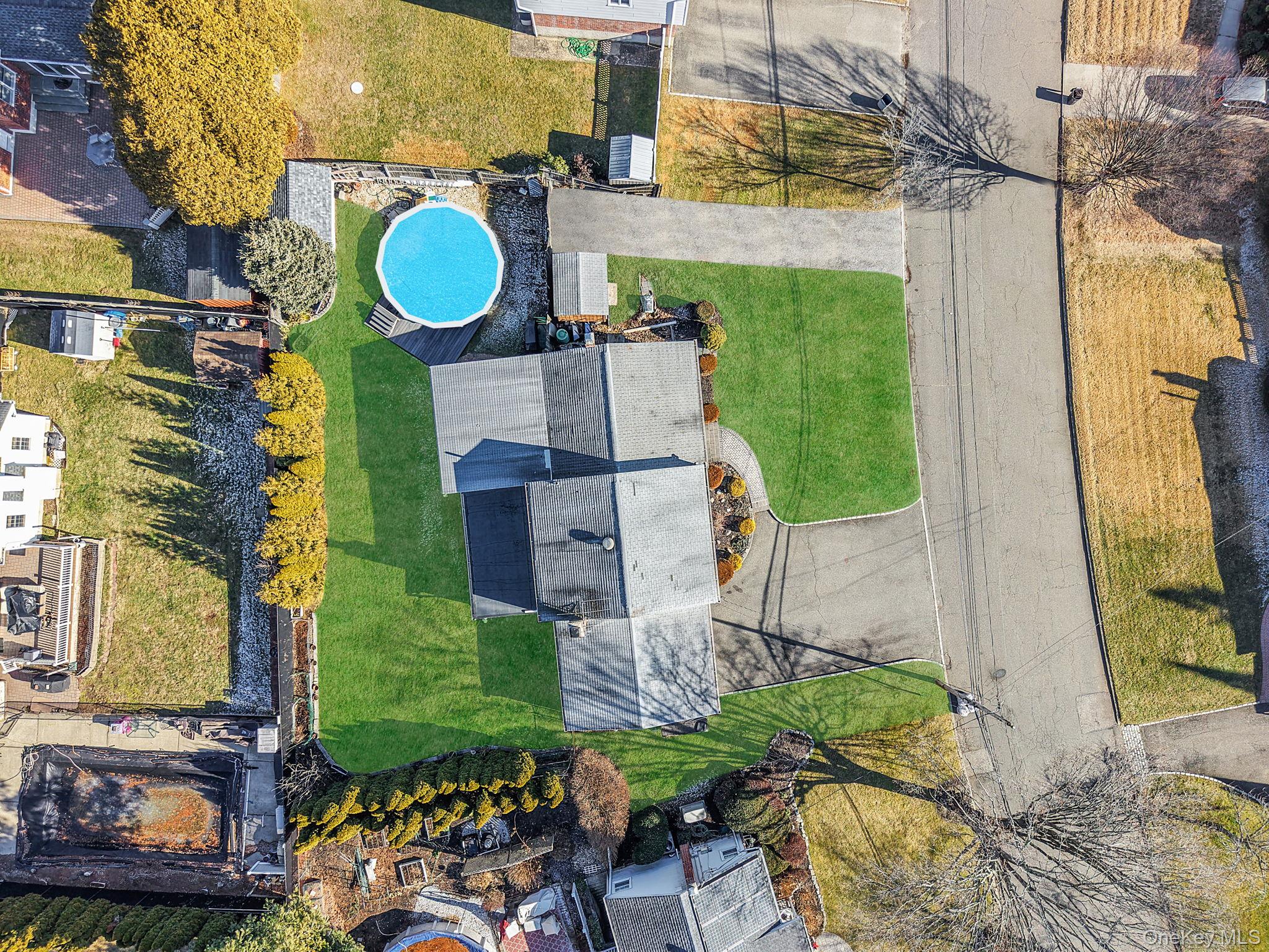 #6 photo, 7 Marlowe Place, Greenlawn , NY 11740