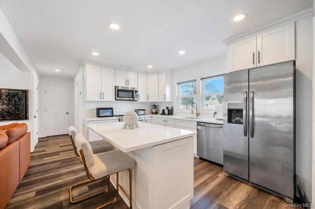 #5 photo, 10 Petal Lane, Hicksville , NY 11801