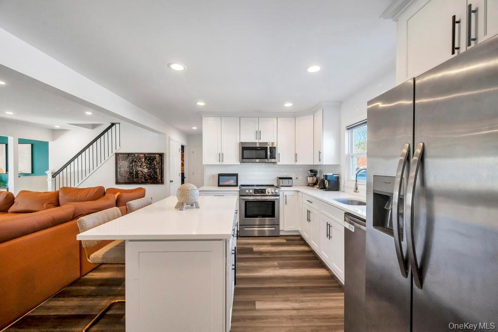 #6 photo, 10 Petal Lane, Hicksville , NY 11801