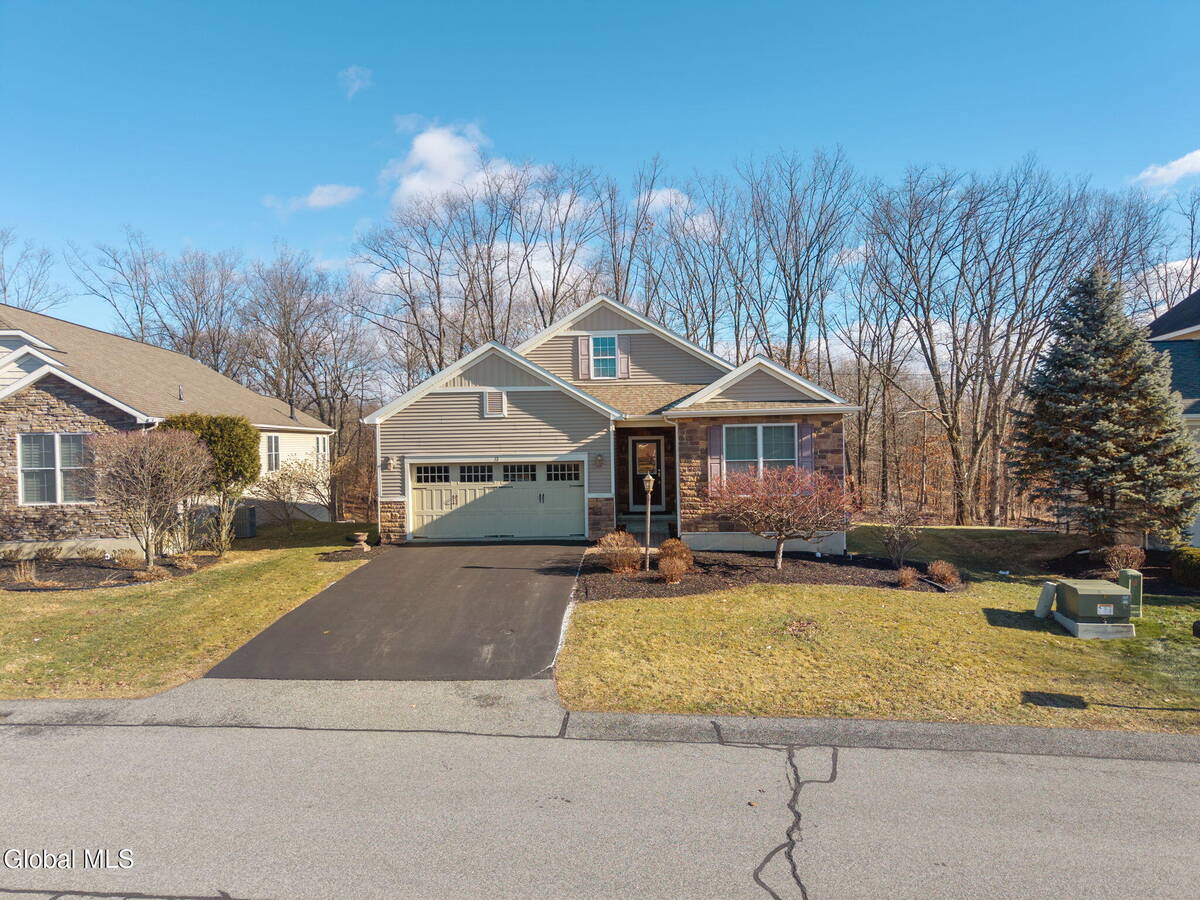 #2 photo, 23 Beacon Drive, Colonie , NY 12189