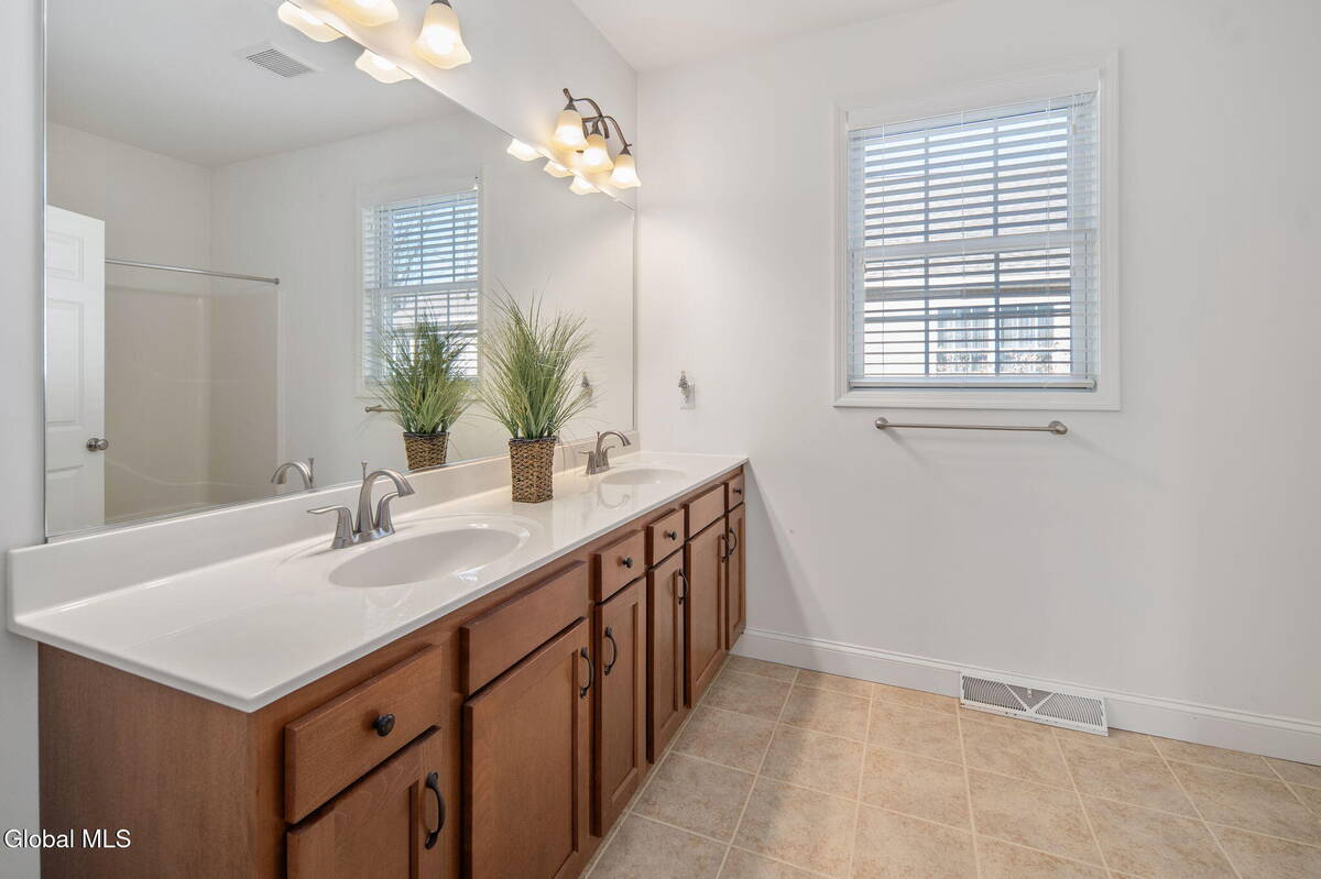 #37 photo, 23 Beacon Drive, Colonie , NY 12189