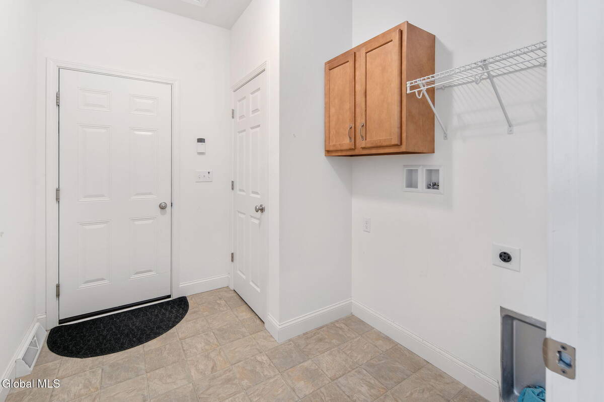 #38 photo, 23 Beacon Drive, Colonie , NY 12189