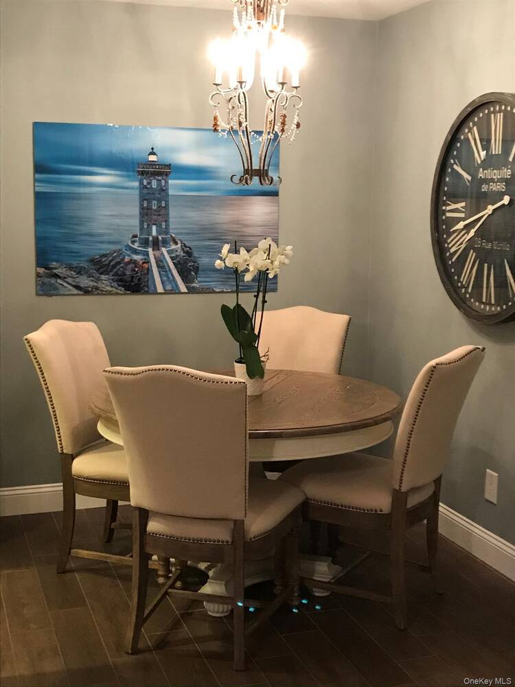 #4 photo, 91 Richmond Boulevard, #1B, Ronkonkoma , NY 11779