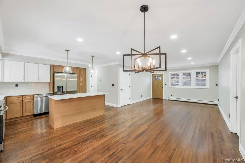 #12 photo, 46 Ellen Place, Kings Park , NY 11754