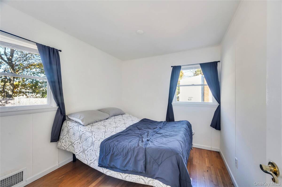 #12 photo, 15 Lehigh Avenue, Саффолк ‖ Centereach , NY 11720