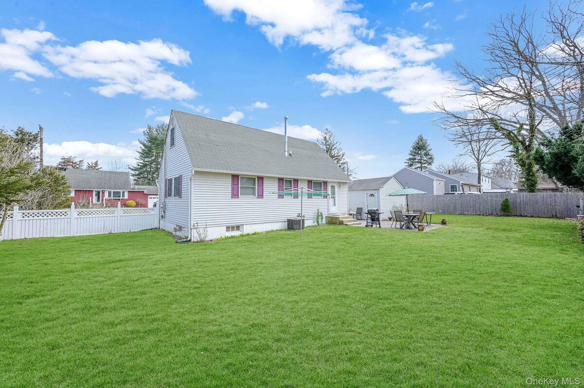 #23 photo, 15 Lehigh Avenue, Саффолк ‖ Centereach , NY 11720