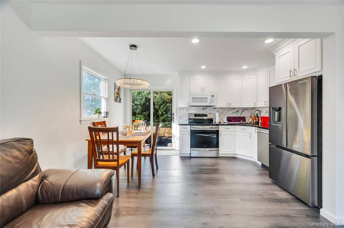 #8 photo, 15 Lehigh Avenue, Саффолк ‖ Centereach , NY 11720