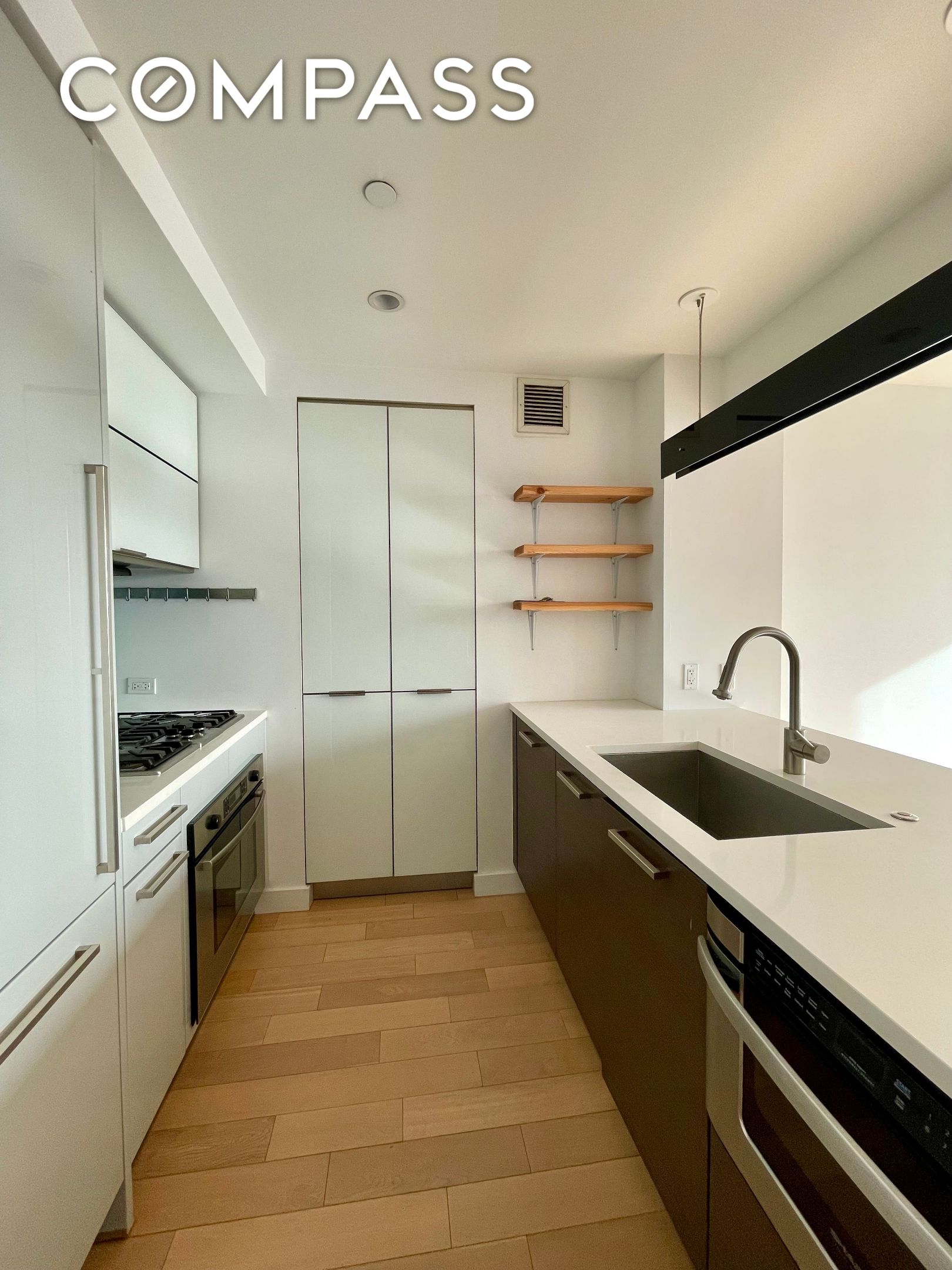 #7 photo, Brooklyn, Williamsburg , NY 11249