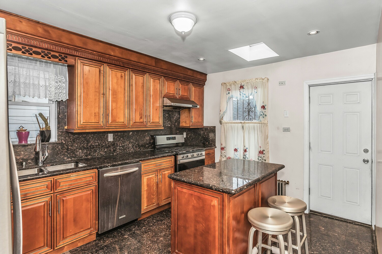 #11 photo, 148-28 87TH Avenue, Briarwood , NY 11435