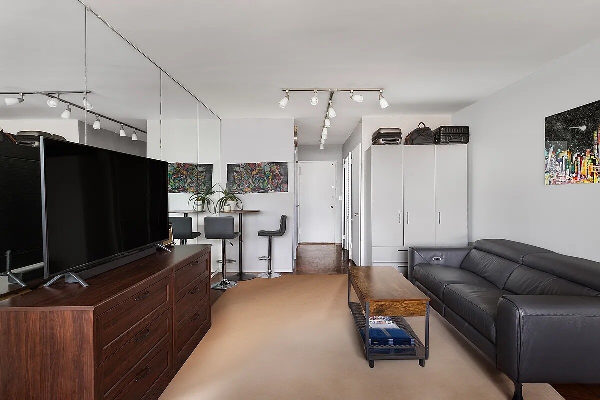 #5 photo, New York City, Midtown East , NY 10022