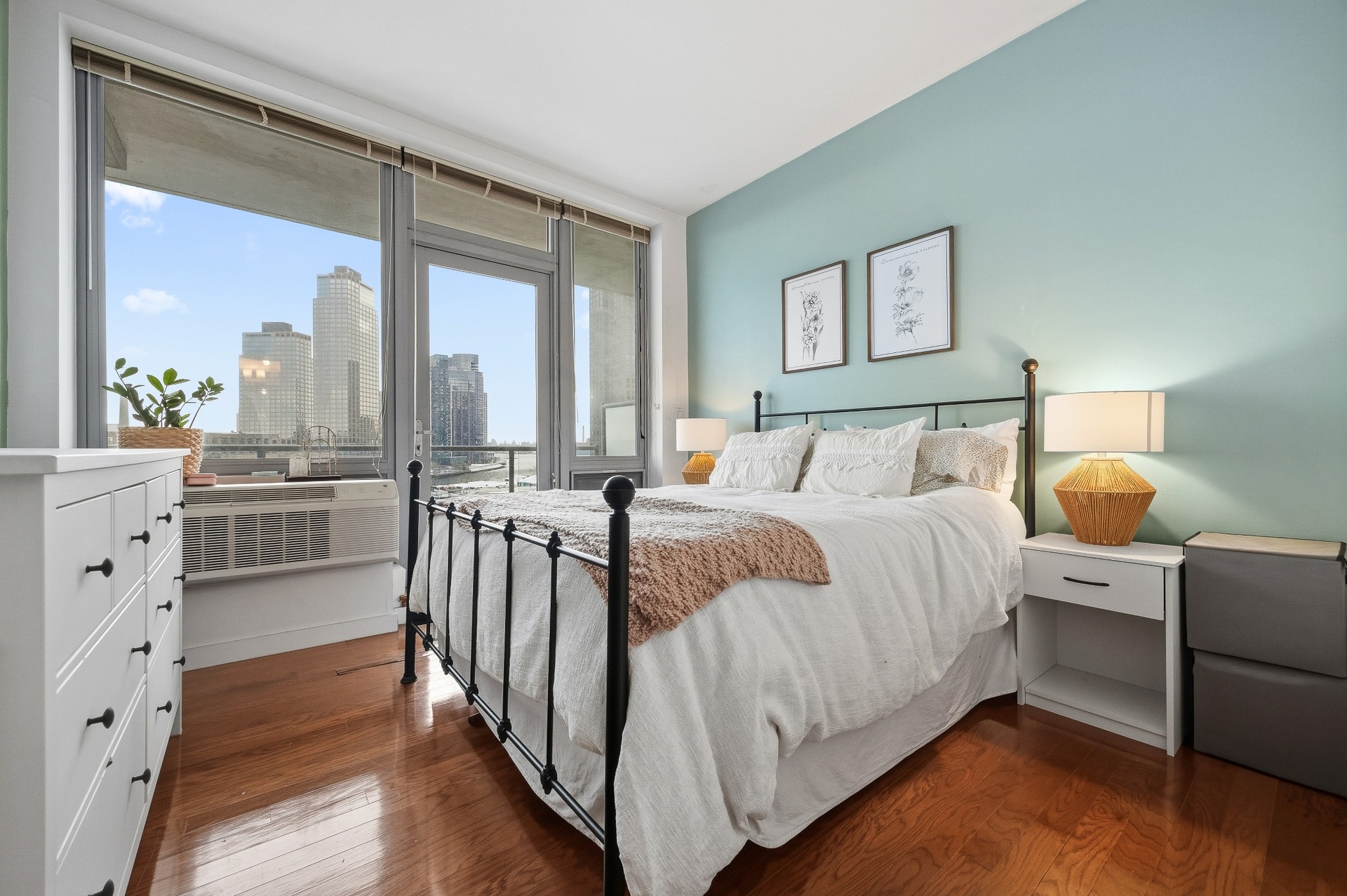 #7 photo, 5-49 Borden Avenue, Long Island City , NY 11101