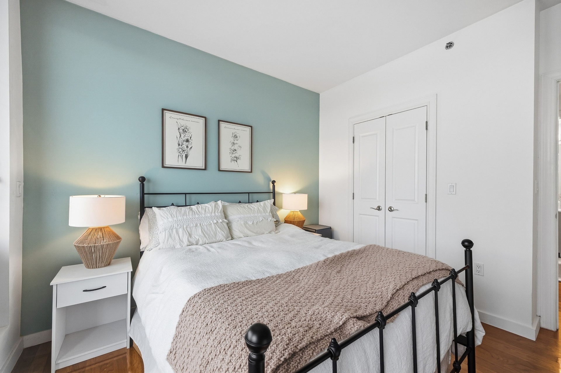 #8 photo, 5-49 Borden Avenue, Long Island City , NY 11101