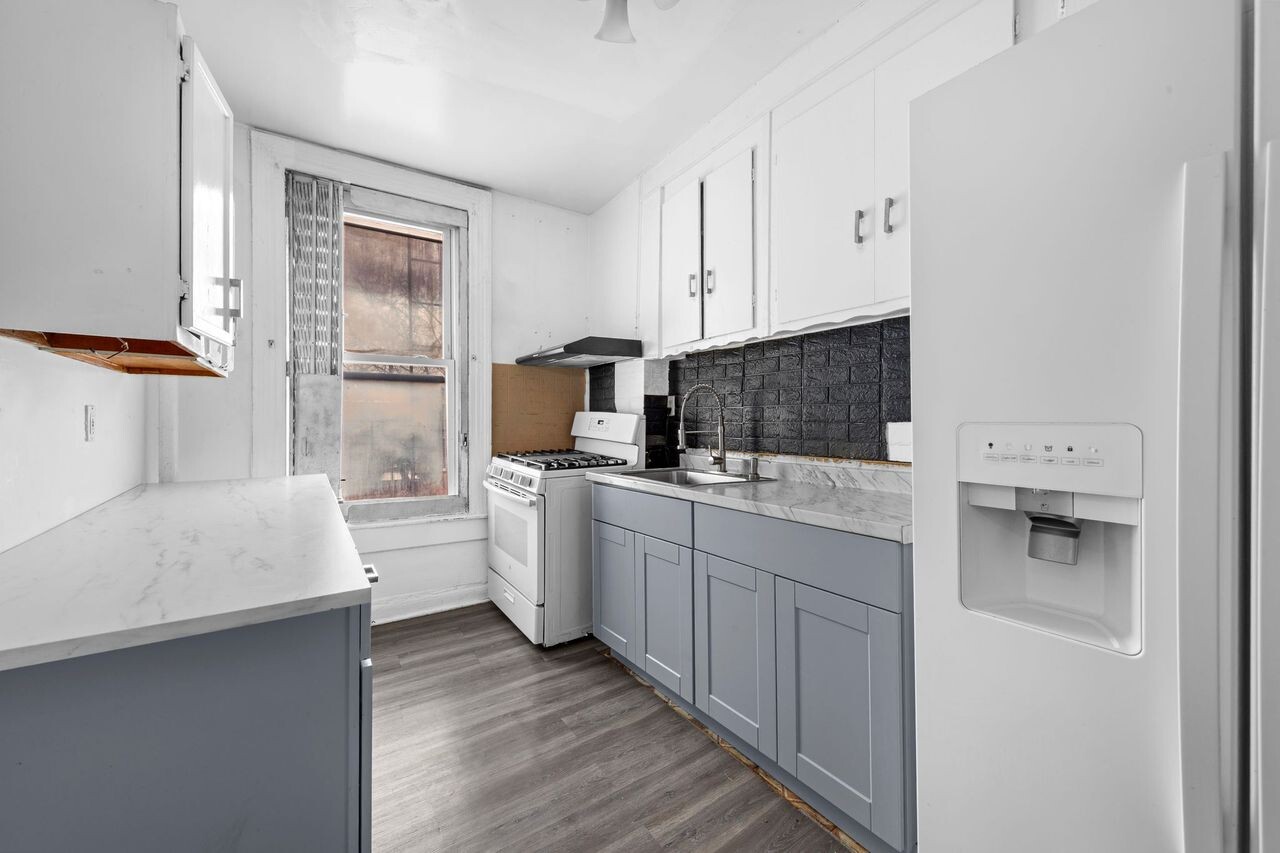 #6 photo, 1070 GRANT Avenue, Concourse Village , NY 10456