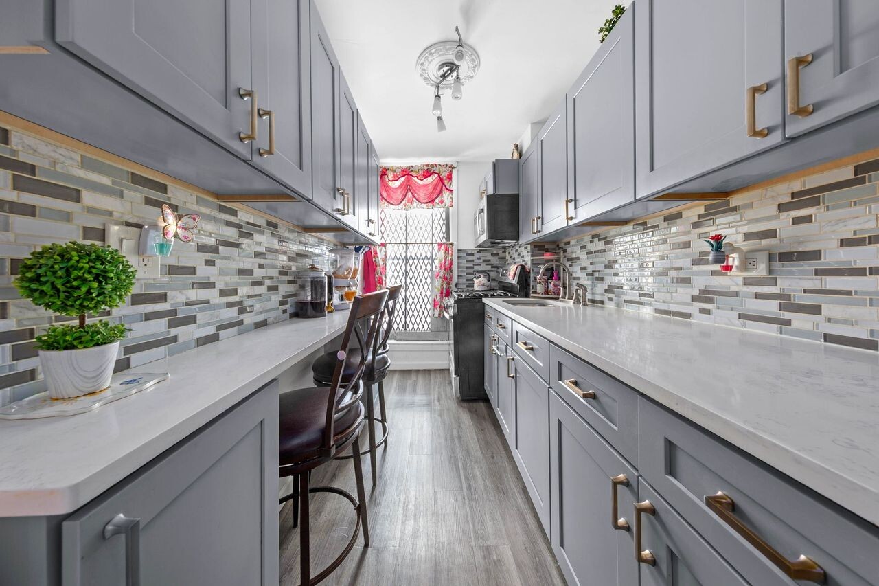 #8 photo, 1070 GRANT Avenue, Concourse Village , NY 10456