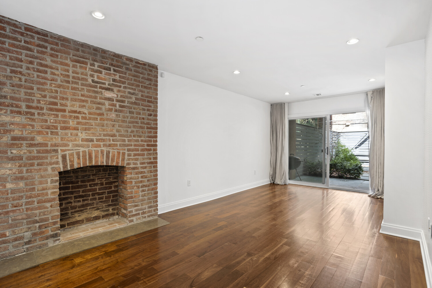 #9 photo, 5 W 120TH Street, South Harlem , NY 10027