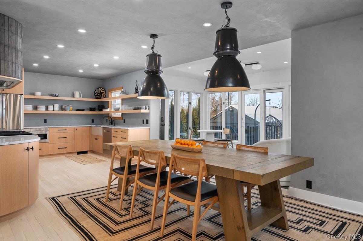 #11 photo, 21 Old Colony Drive, Larchmont , NY 10538