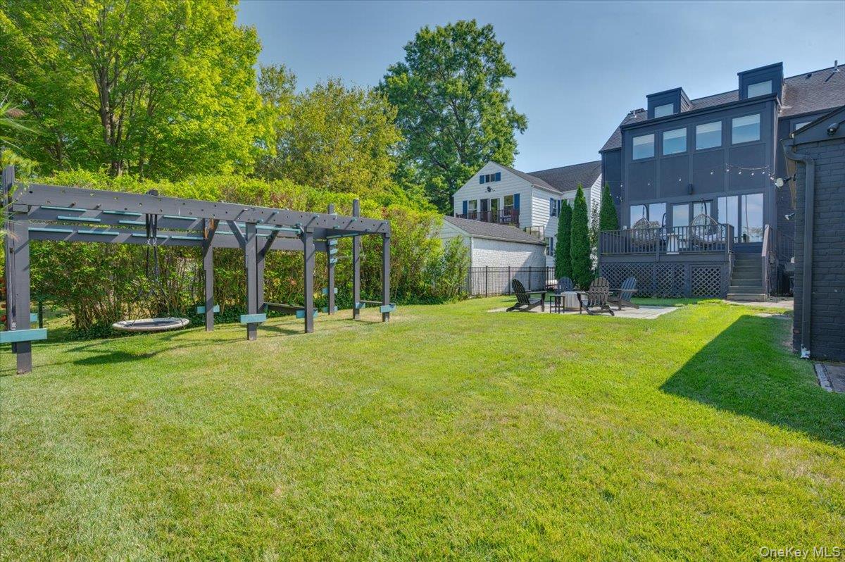 #2 photo, 21 Old Colony Drive, Larchmont , NY 10538