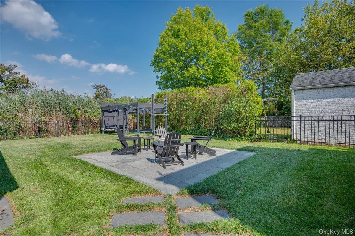 #3 photo, 21 Old Colony Drive, Larchmont , NY 10538