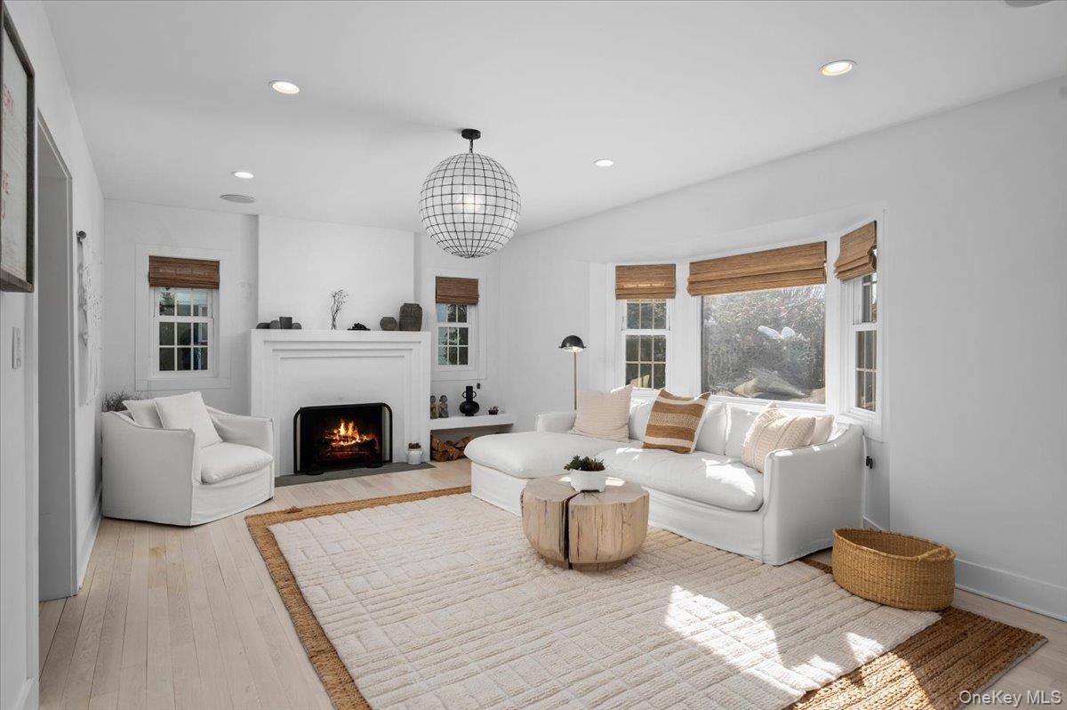 #7 photo, 21 Old Colony Drive, Larchmont , NY 10538