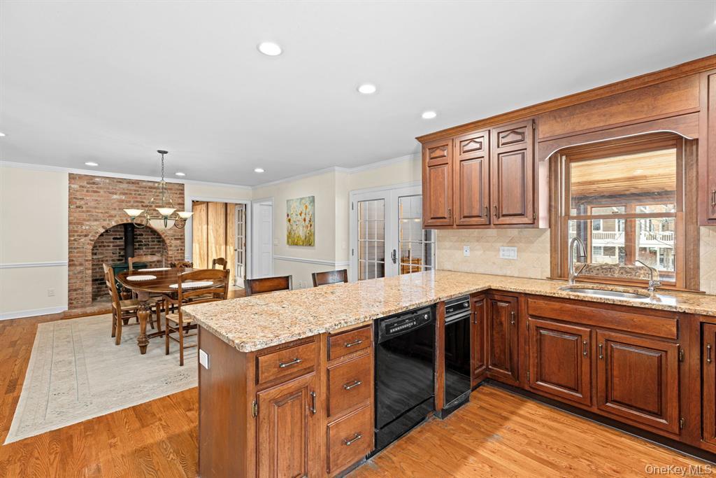 #7 photo, 35 Daveport Farm Ln East, Call Listing Agent , CT 06903