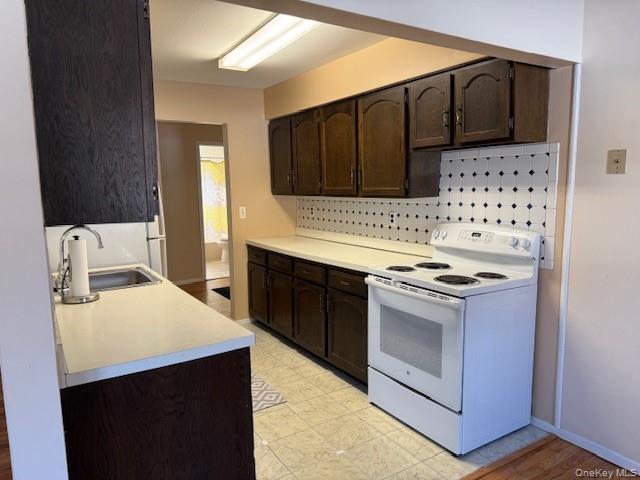 #13 photo, 5 Germonds Village, Bardonia , NY 10954