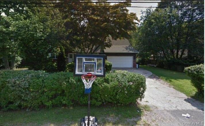 #1 photo, 1395 Gardiner Drive, Bay Shore , NY 11706