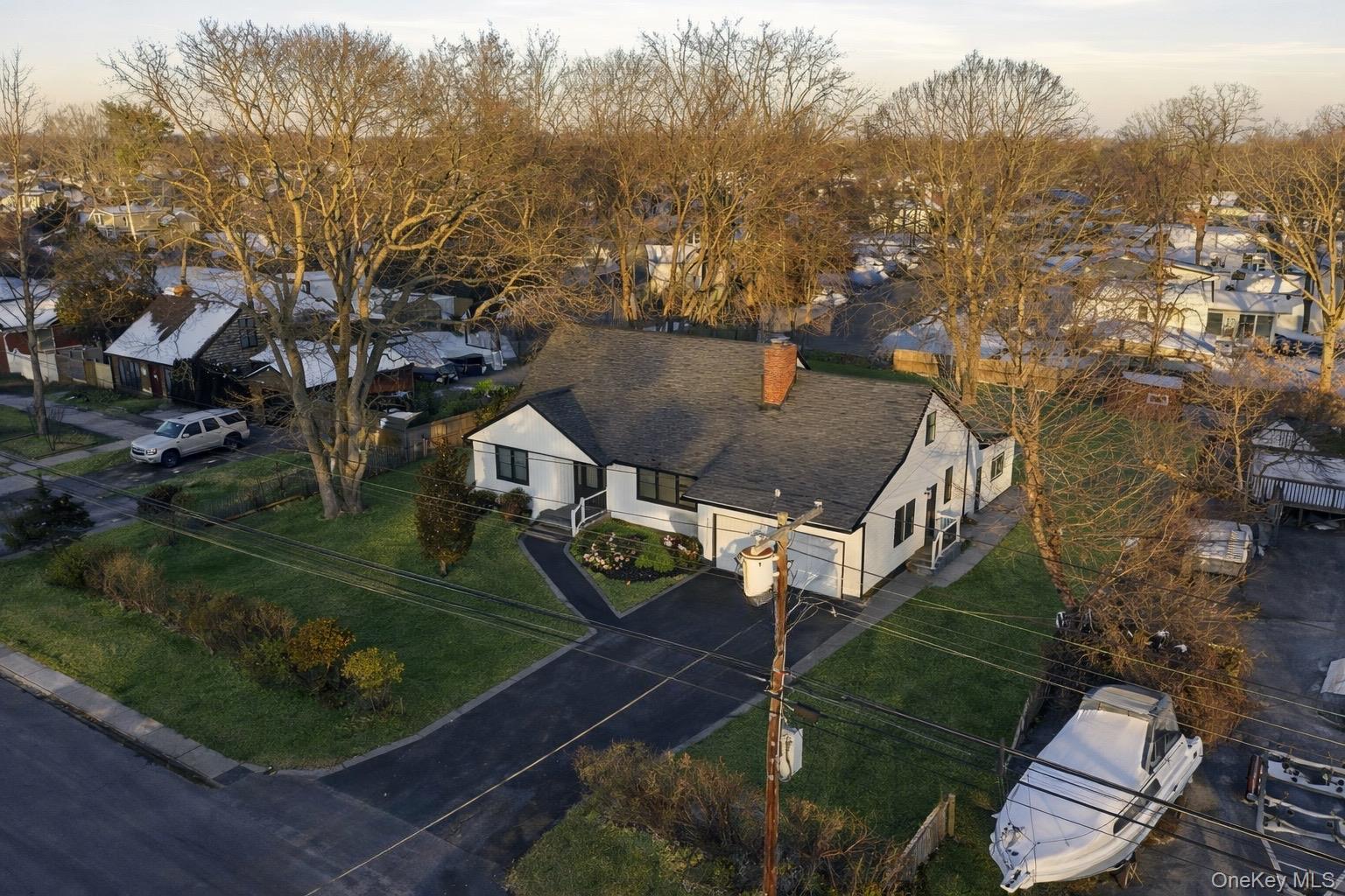 #4 photo, 1395 Gardiner Drive, Bay Shore , NY 11706