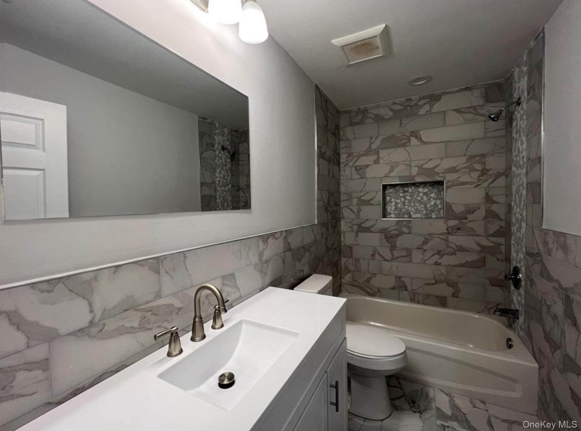 #5 photo, 492 Blue Point Road, Farmingville , NY 11738