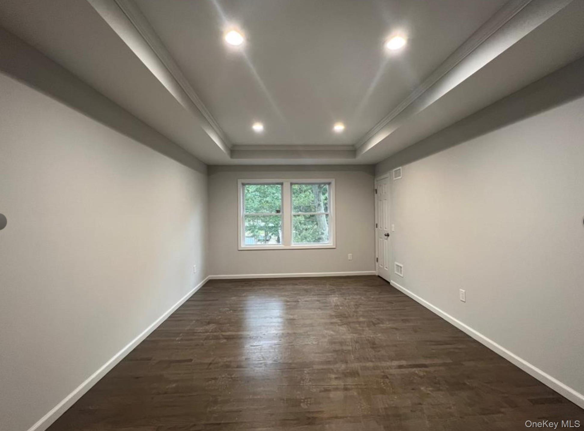 #8 photo, 492 Blue Point Road, Farmingville , NY 11738