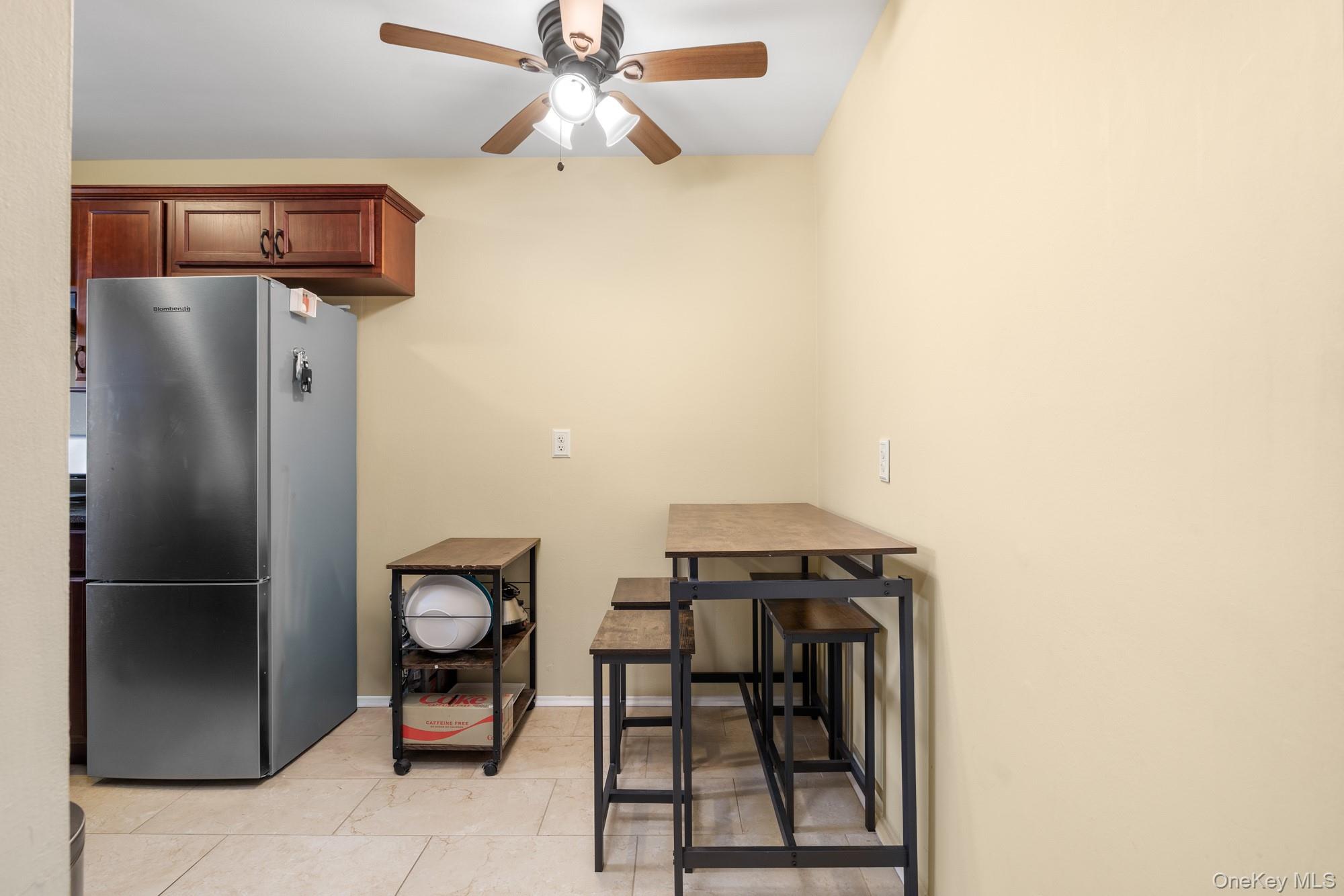 #11 photo, 285 Edmunton, North Babylon , NY 11703