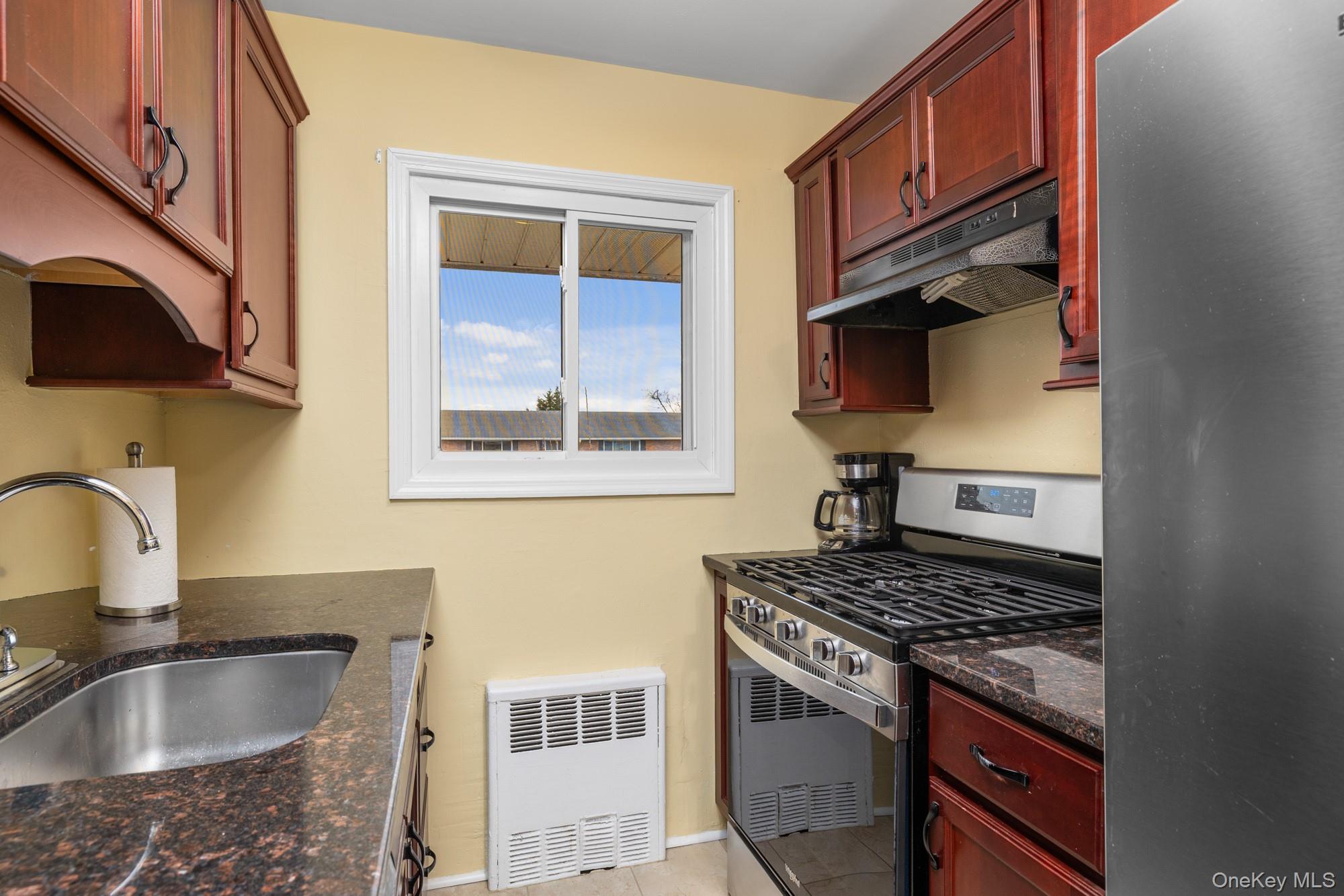 #13 photo, 285 Edmunton, North Babylon , NY 11703