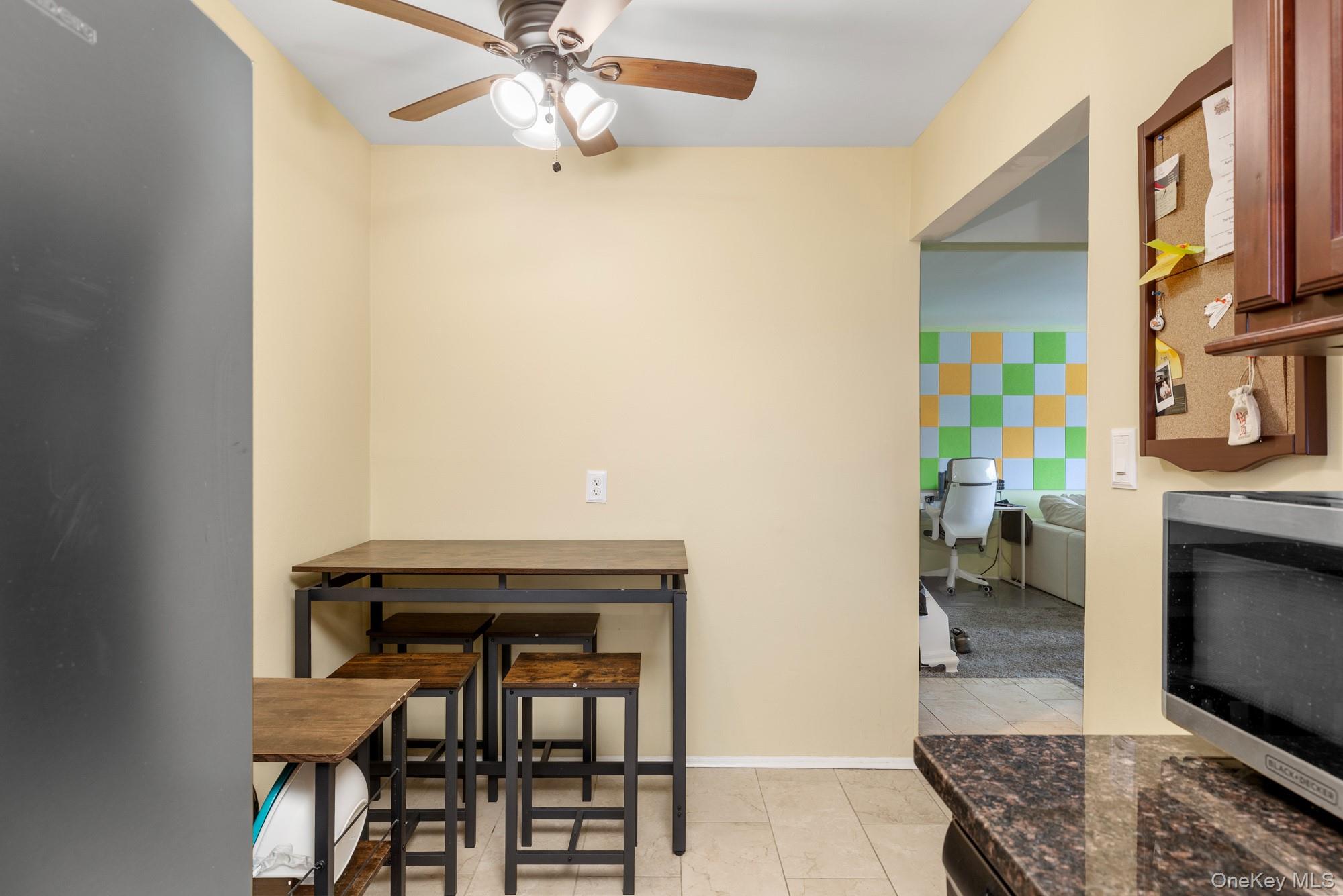 #15 photo, 285 Edmunton, North Babylon , NY 11703