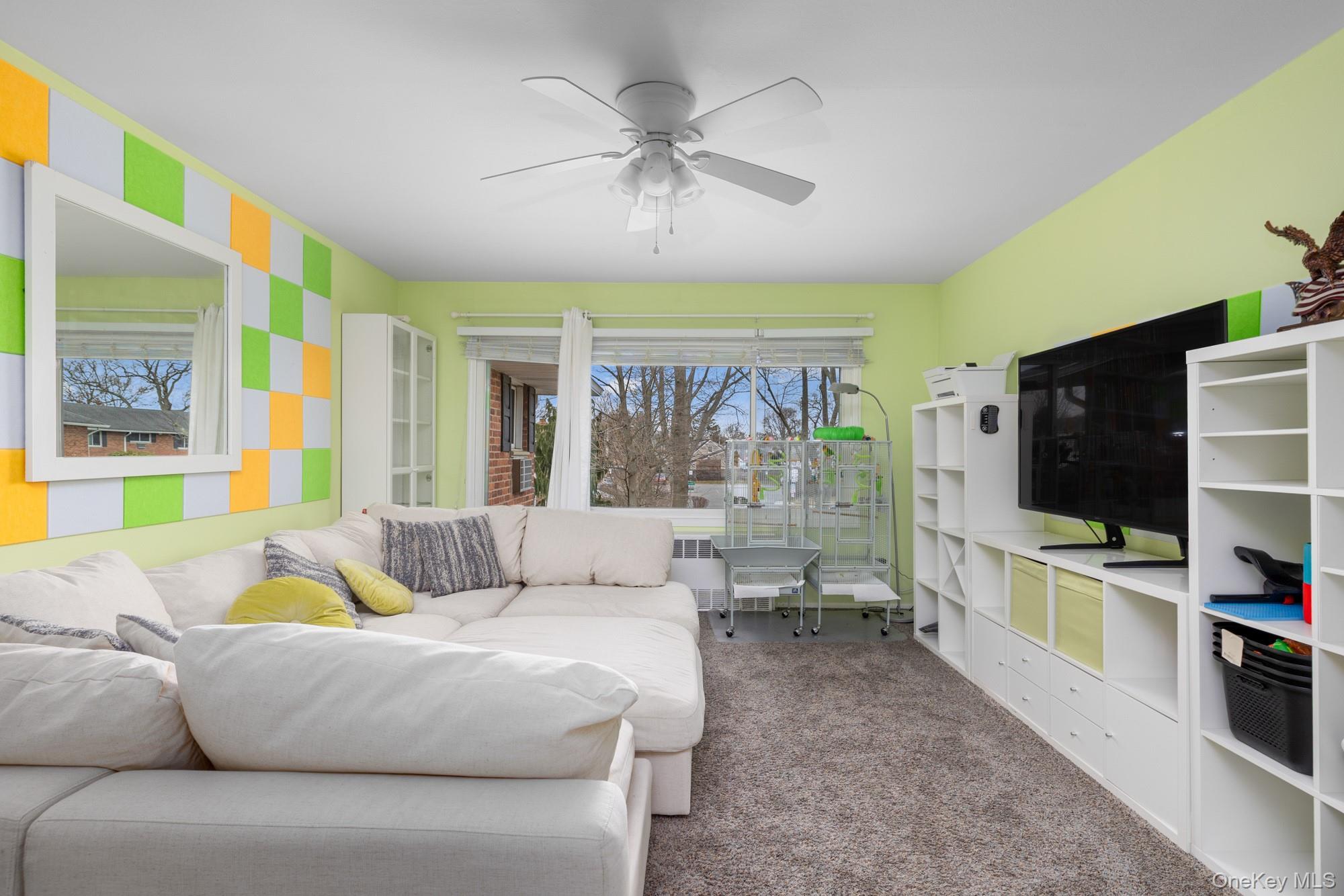 #5 photo, 285 Edmunton, North Babylon , NY 11703