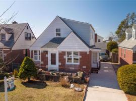 8218 258th Street 花卉园 Floral Park, NY