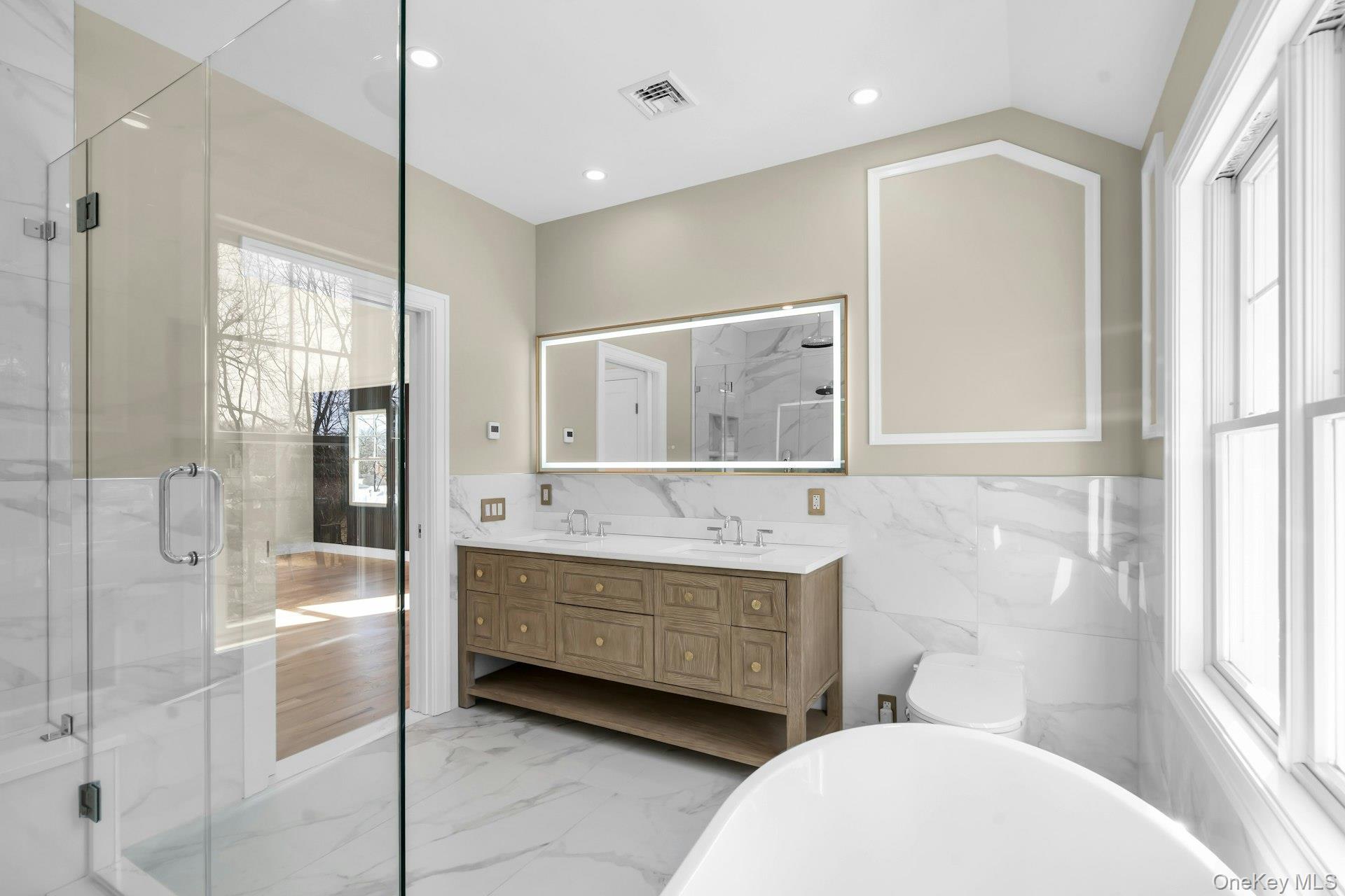 #20 photo, 3 Carmine Court, Commack , NY 11725