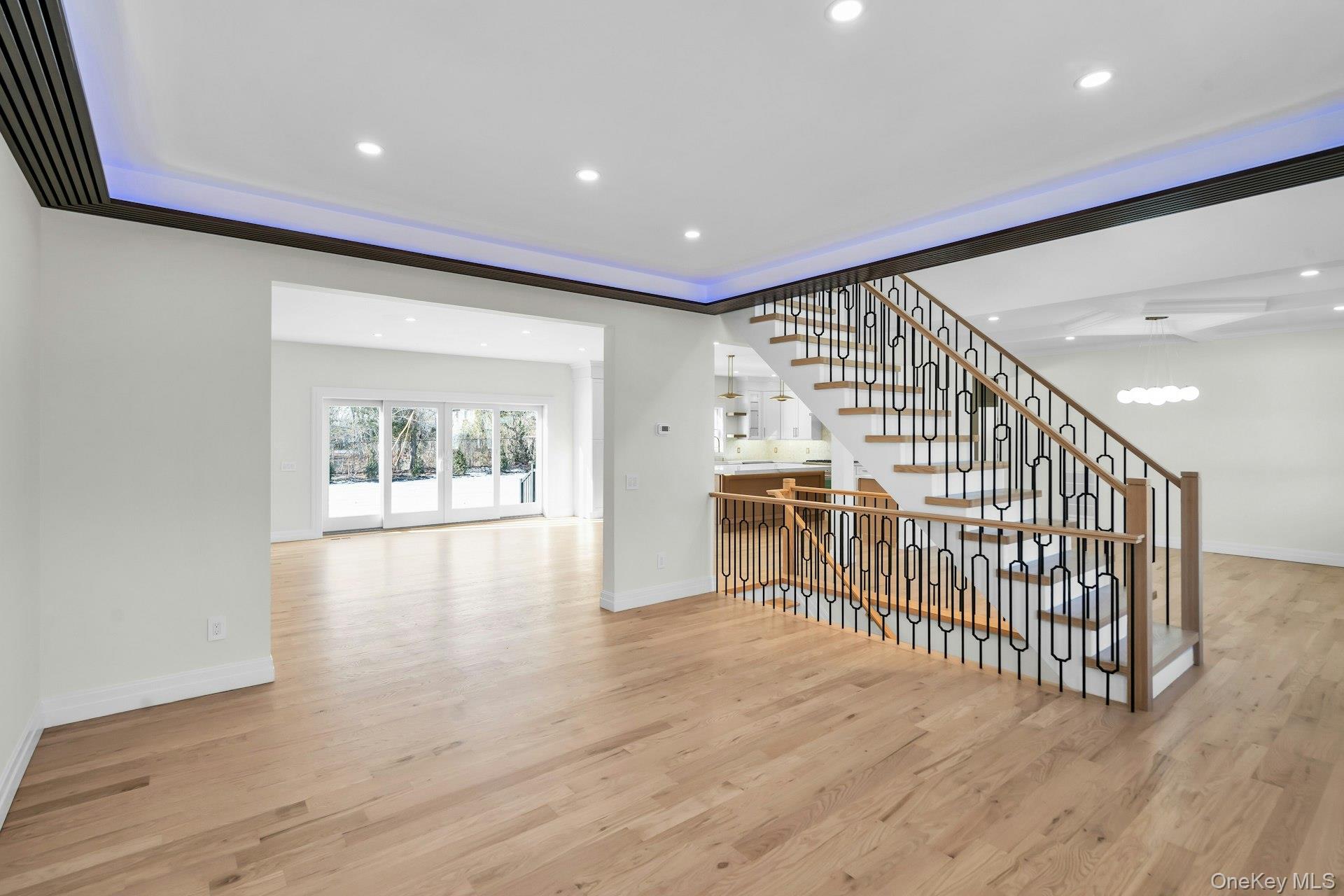 #4 photo, 3 Carmine Court, Commack , NY 11725