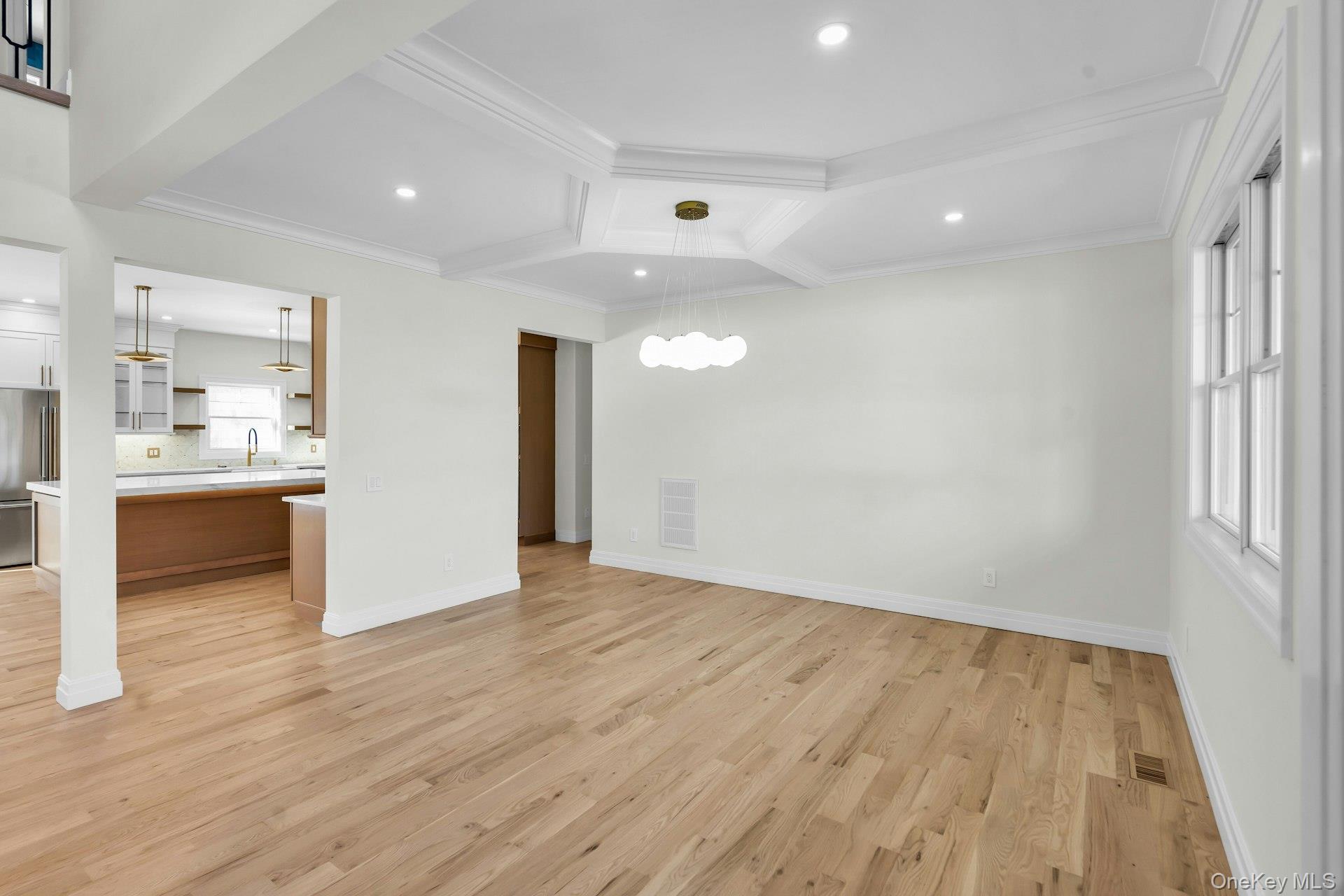 #9 photo, 3 Carmine Court, Commack , NY 11725