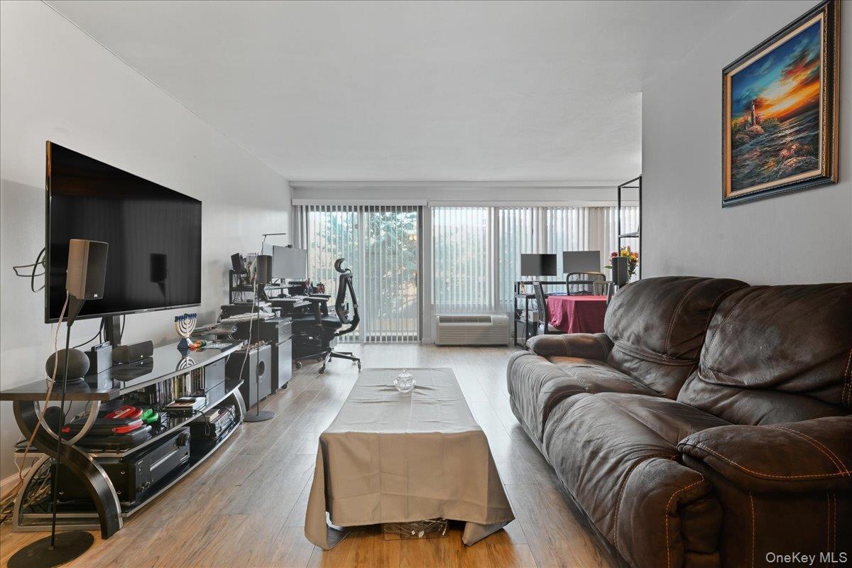 #6 photo, 235 W Park Avenue, Long Beach , NY 11561