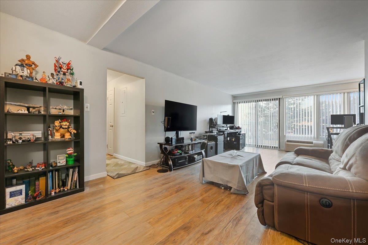 #7 photo, 235 W Park Avenue, Long Beach , NY 11561