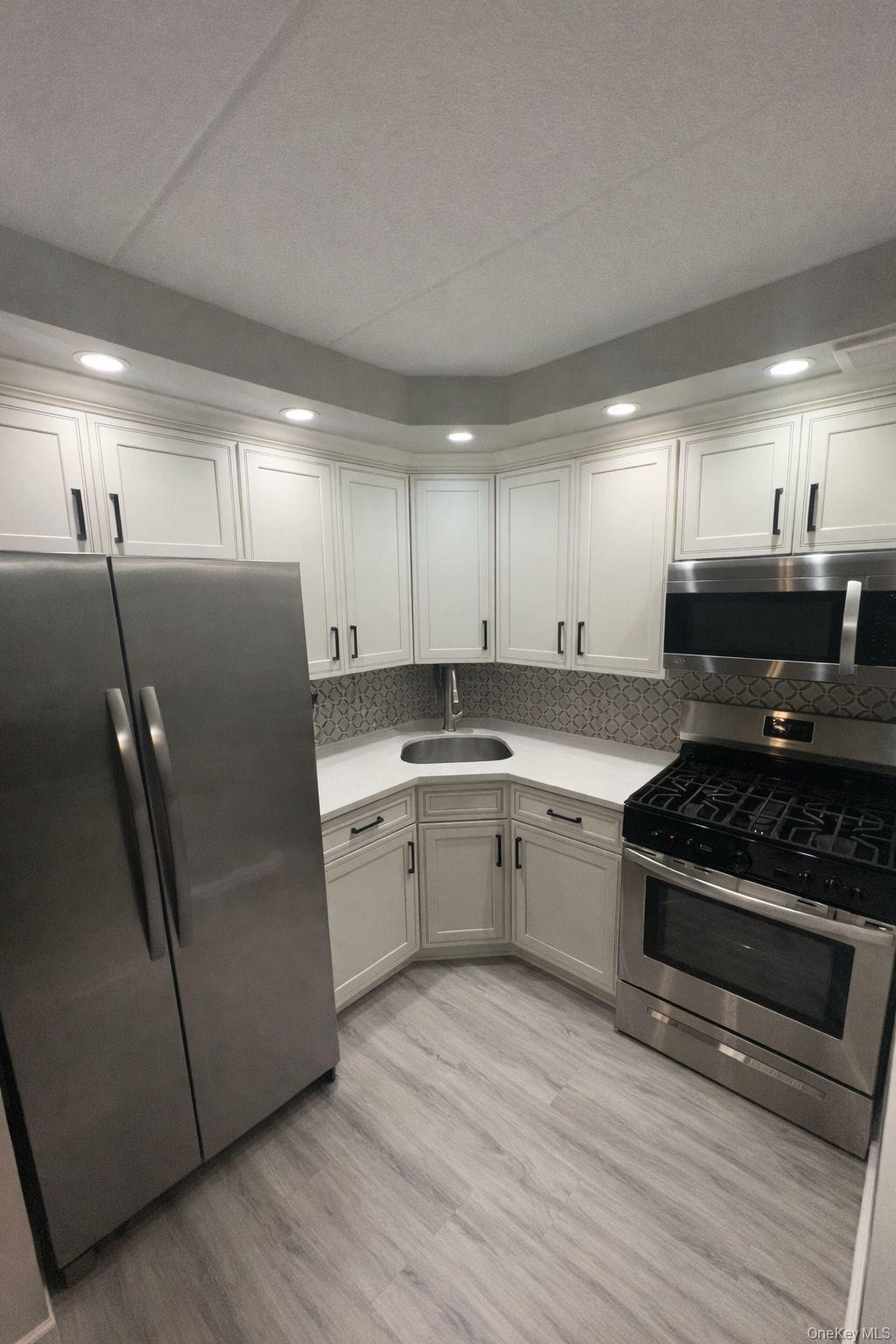 #4 photo, 61-12 69th Street, Middle Village , NY 11379