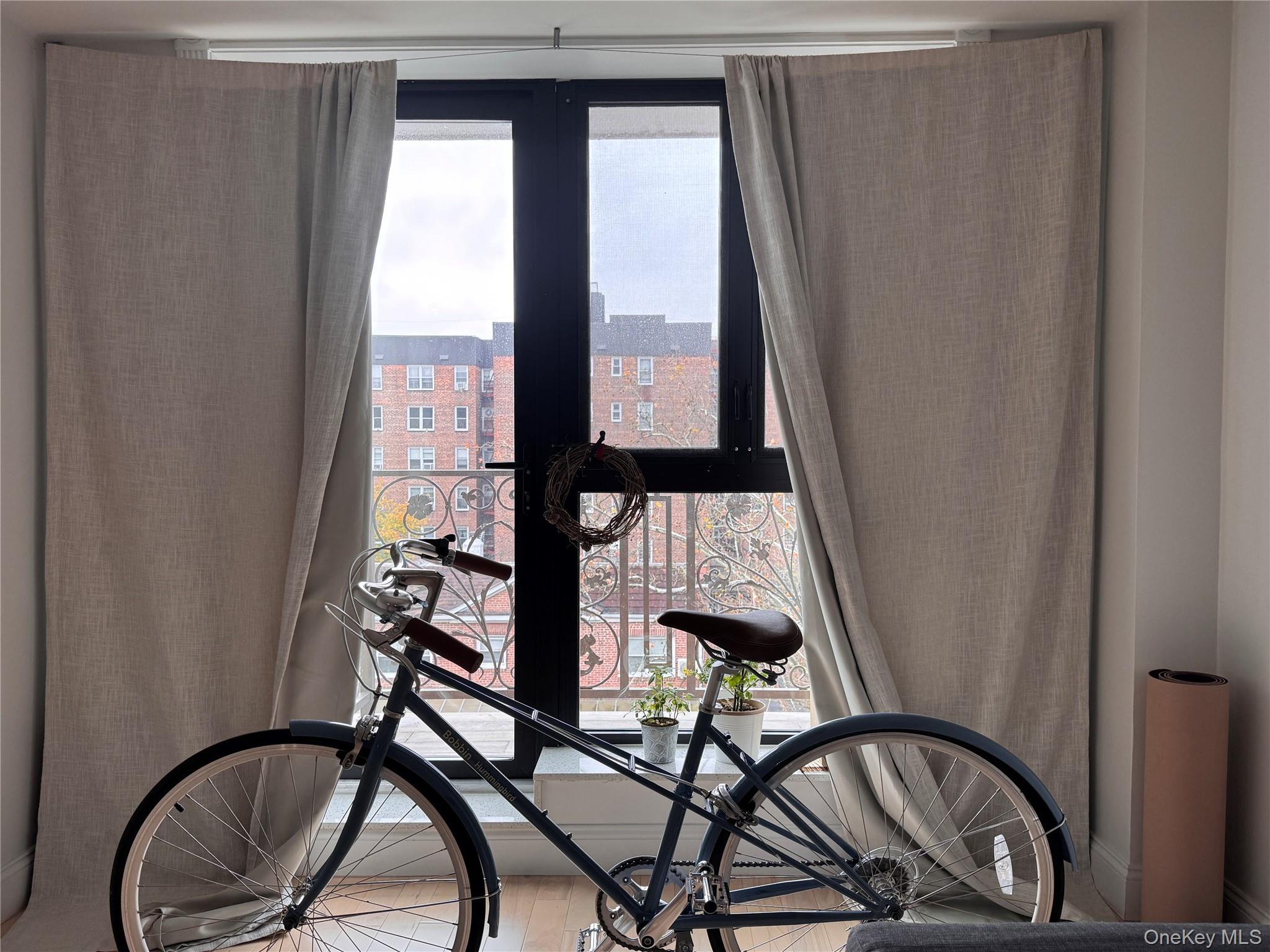 #7 photo, 105-25 65th Rd, Forest Hills , NY 11375