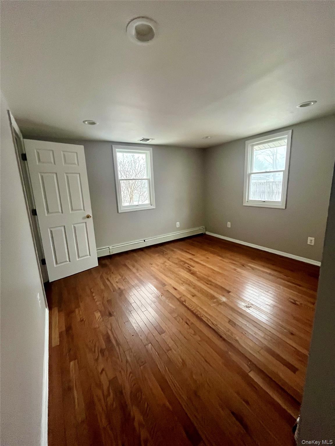 #5 photo, 190 W Pulaski Road, Huntington Station , NY 11746